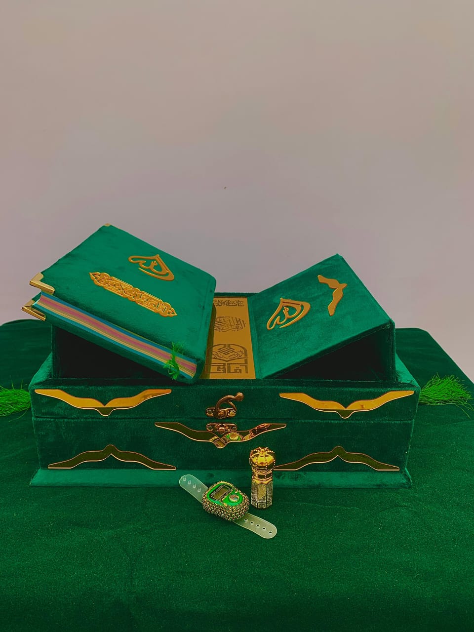 The Luxury Velvet Quran Gift Set Available in 3 Different Colours.